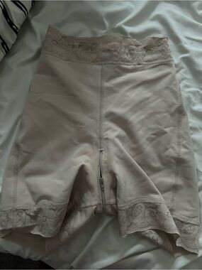 High-Waist Lace Trim Shaping Shorts - Nude